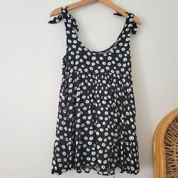 Forever 21 Black And White Floral Print Tank S - Picture 2 of 7
